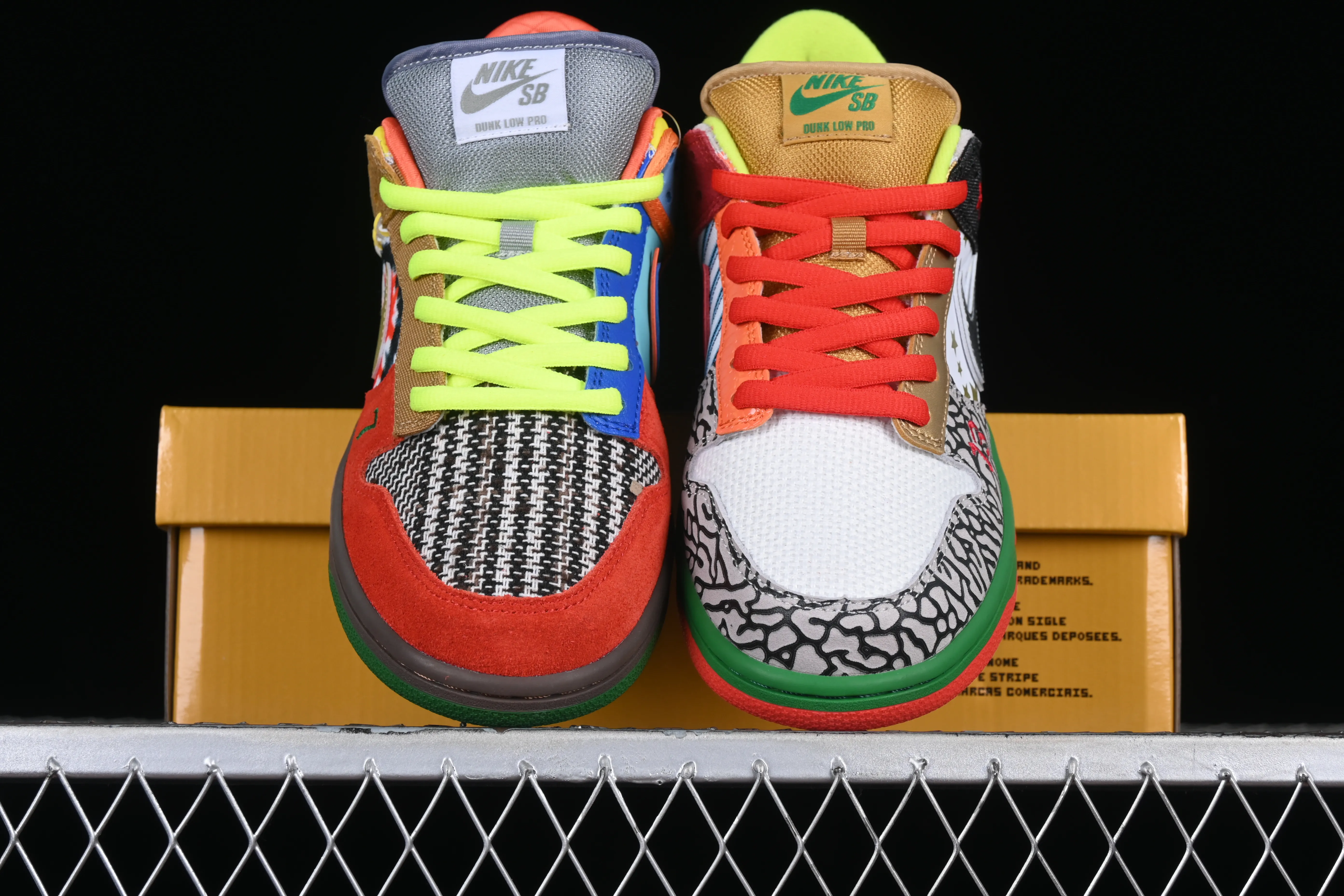 All categories Nk SB Dunk series Nk SB Dunk Low low-top sneakers Nk SB Dunk Low "What The Dunk" Pop art mix and match SB low-top casual sports skateboard shoes 318403-141